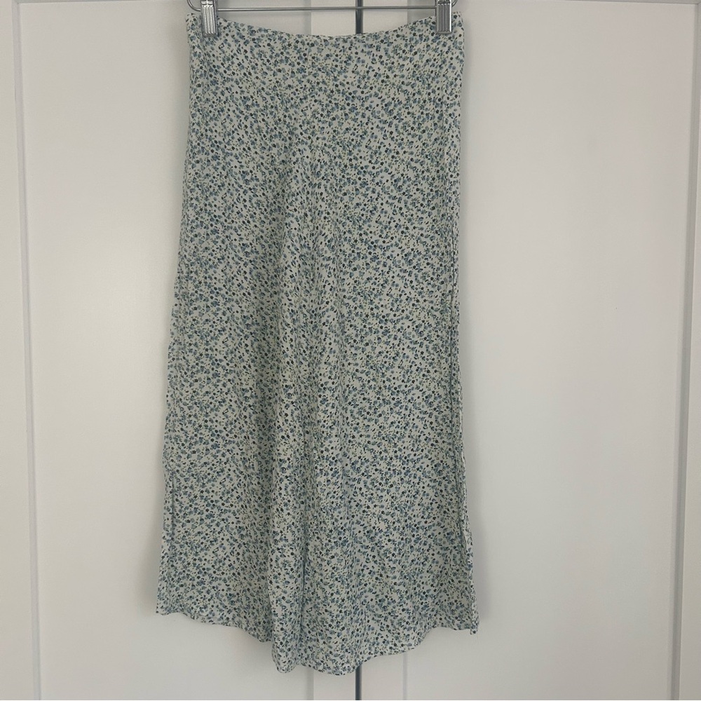 Brandy Melville Blue and White Maxi Skirt